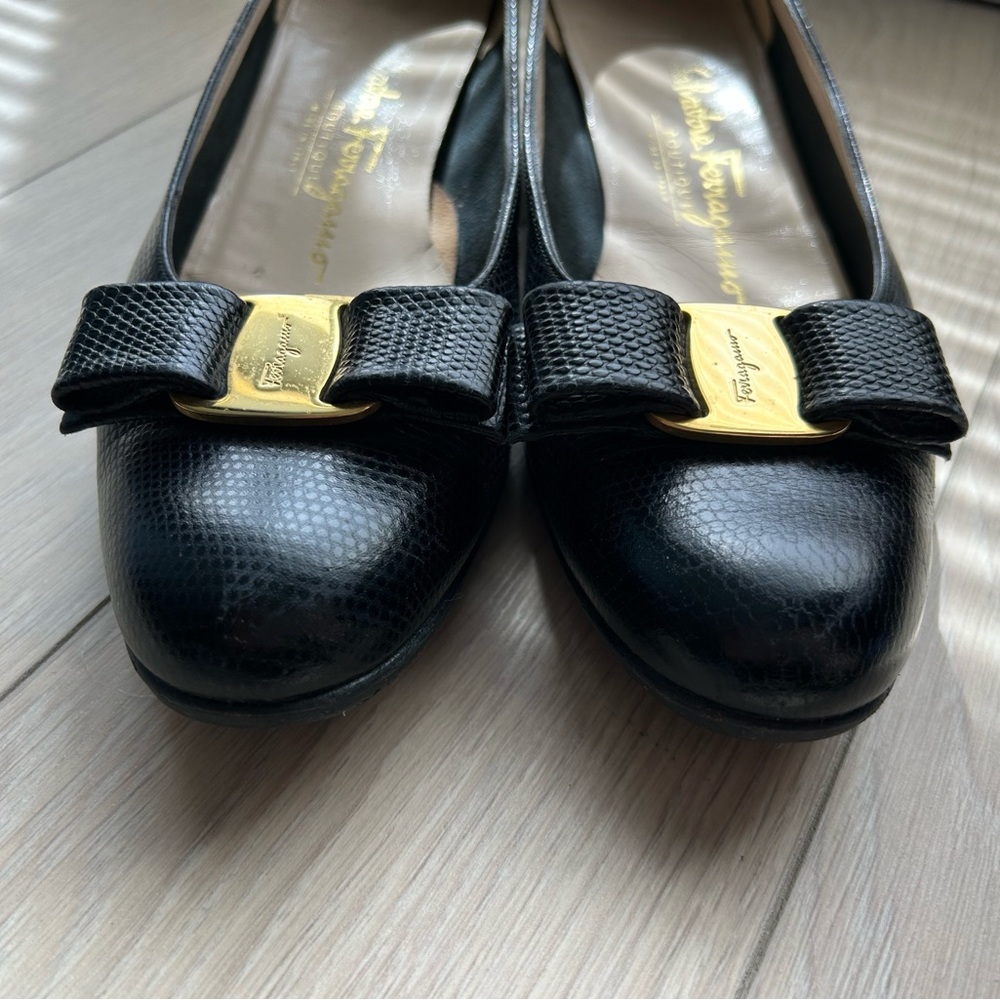 Salvatore Farragamo black pumps
